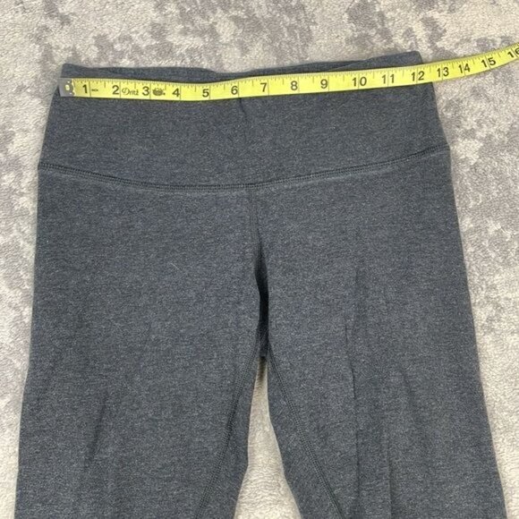 Lululemon Dhanurasana Crop II Leggings Dark Gray Ruched Back Cut Out Hem Sz 6 - Picture 10 of 15